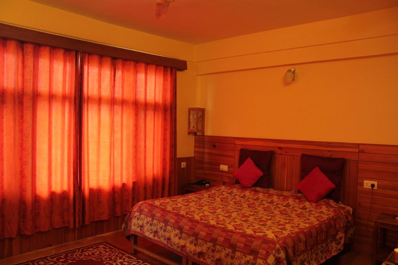 Pema Thang Hotel Kangra Exterior photo